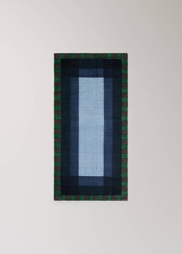 Small mosaic-pattern rug — Blue