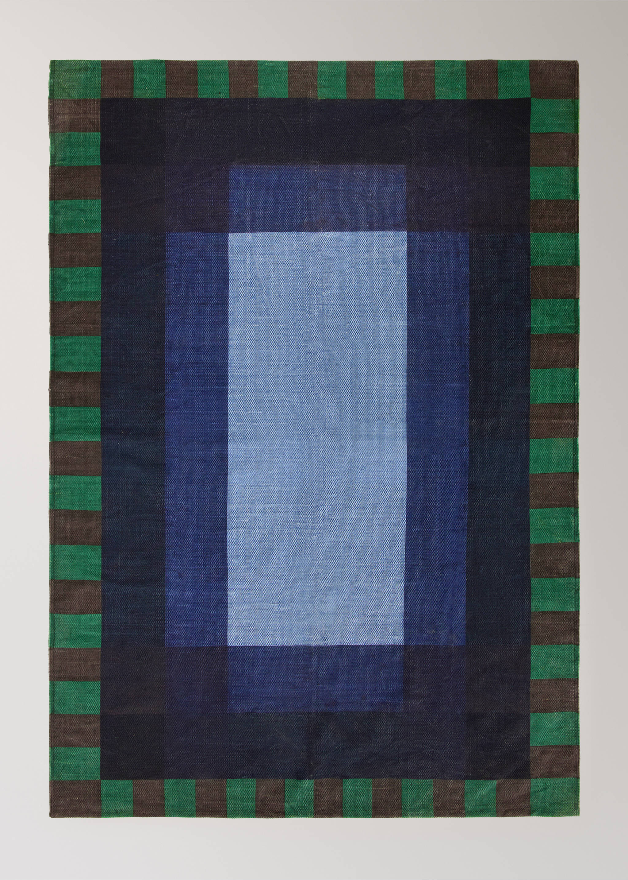Large mosaic-pattern rug - Article without model, Blue. Ref: 37013287-00.