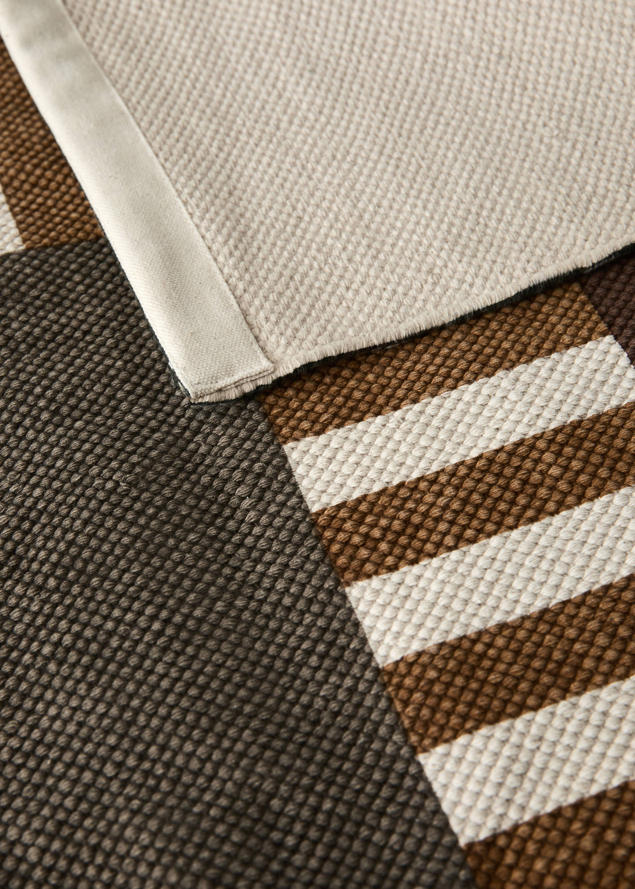 Geometric print rug 160x230cm - Details of the article 3