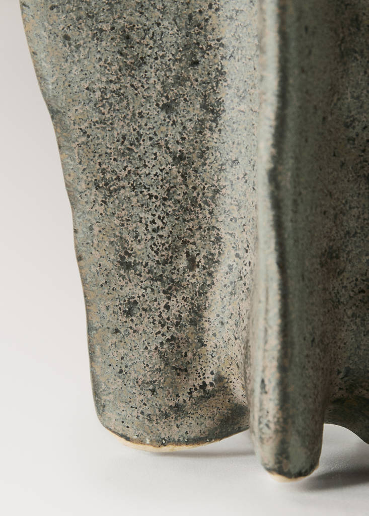 Organic stoneware bud vase — Brown