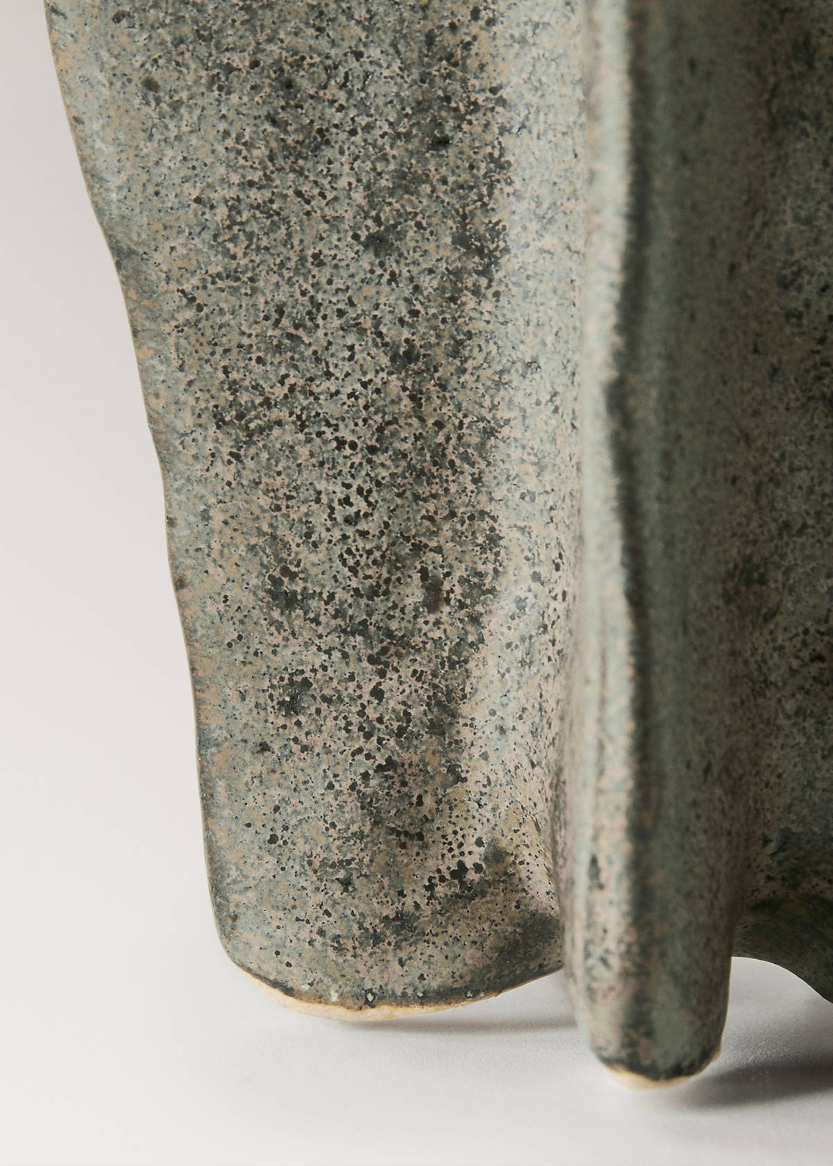 Organic stoneware bud vase — Brown