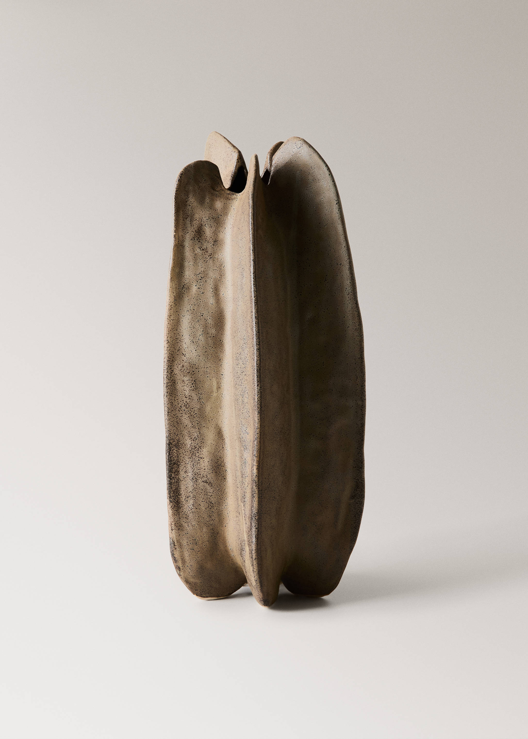 Tall organic stoneware vase - Article without model