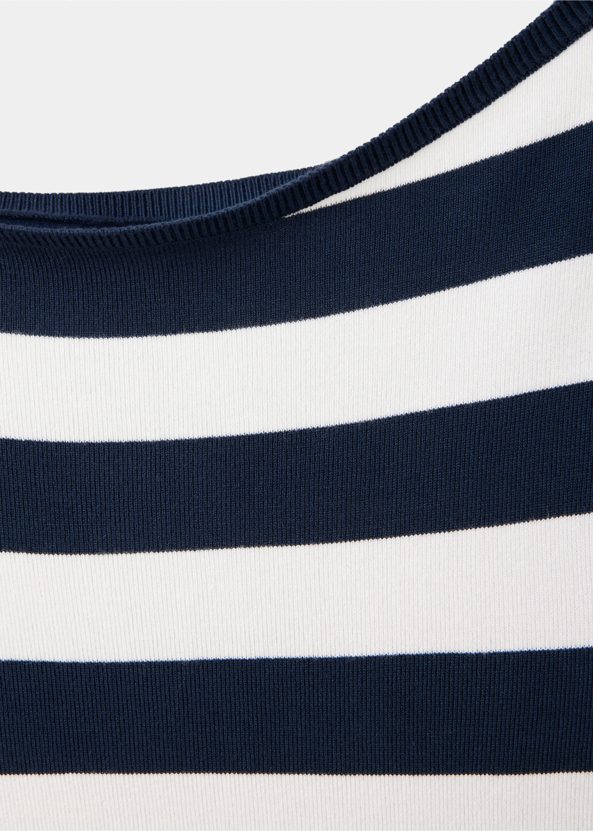 Asymmetric neckline striped jersey - Details of the article 8, Navy. Ref: 37013298-00.