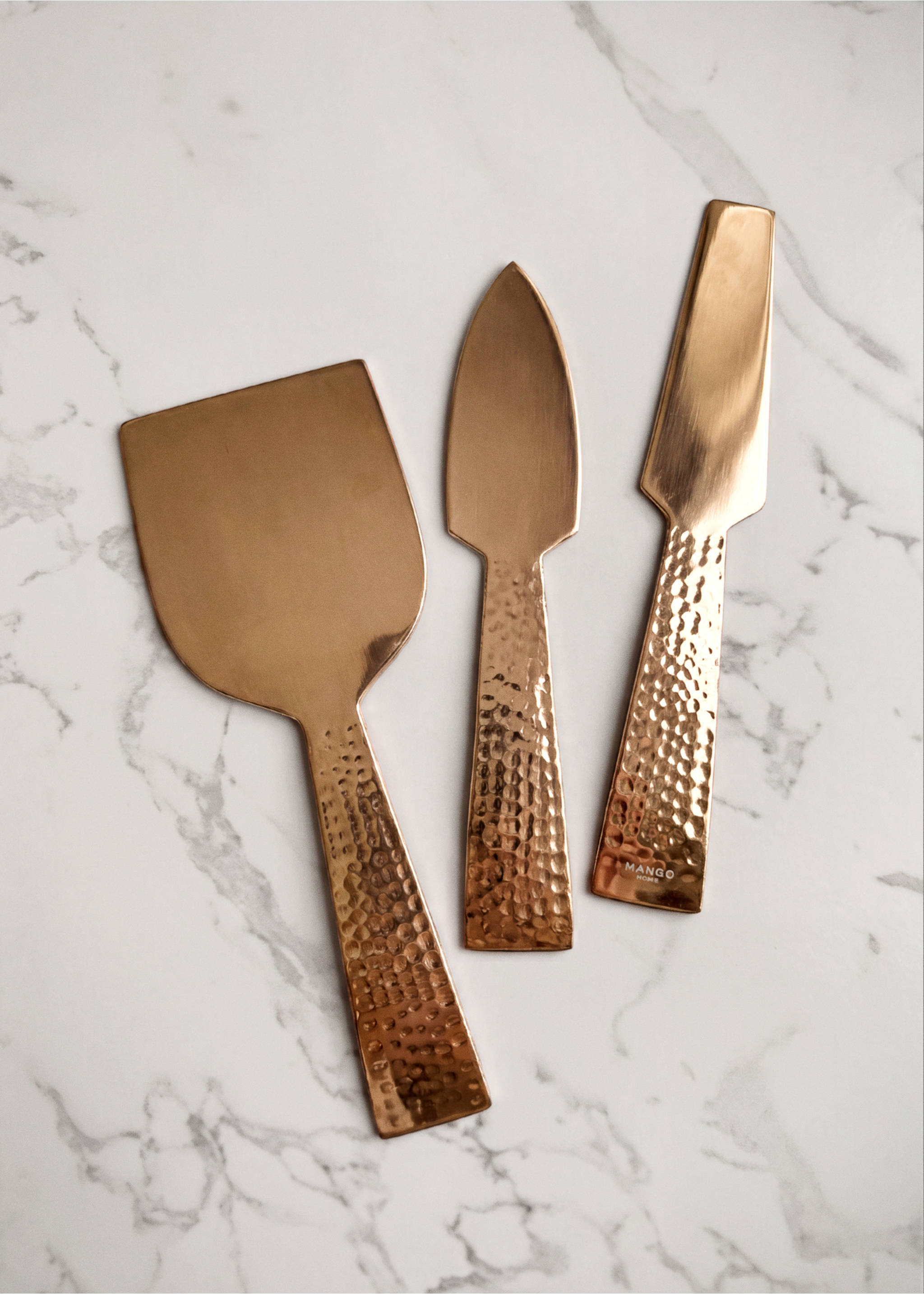 Hammered stainless steel cutlery set - General plane, Copper. Ref: 37013303-00.