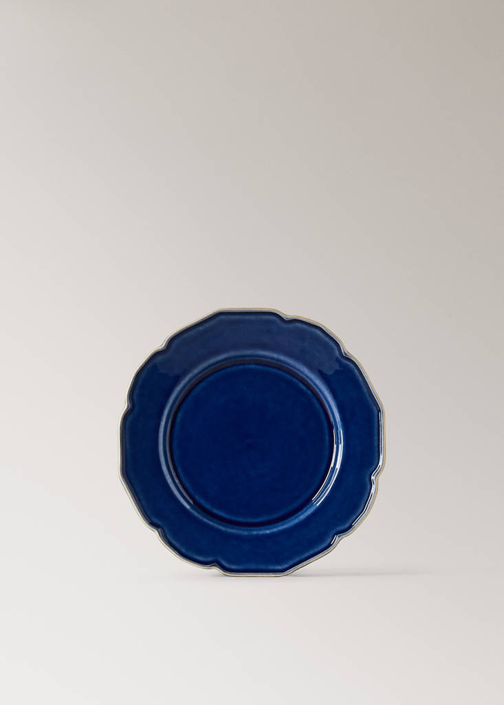 Stoneware dessert plate with wavy design — Vibrant blue