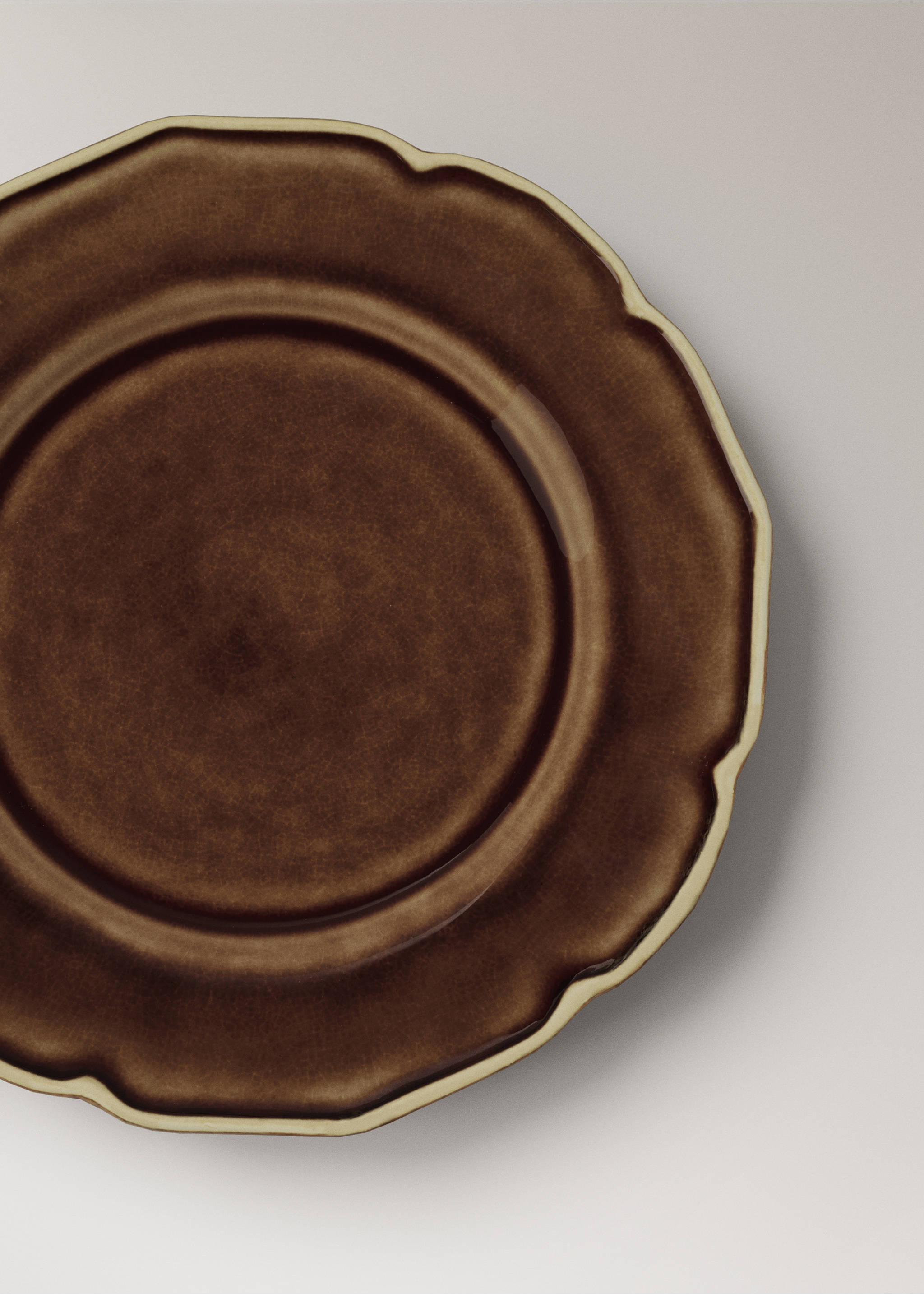 Dessertteller aus Steingut mit Wellen - Detail des Artikels 2, Mittelbraun. Ref: 37013311-00.