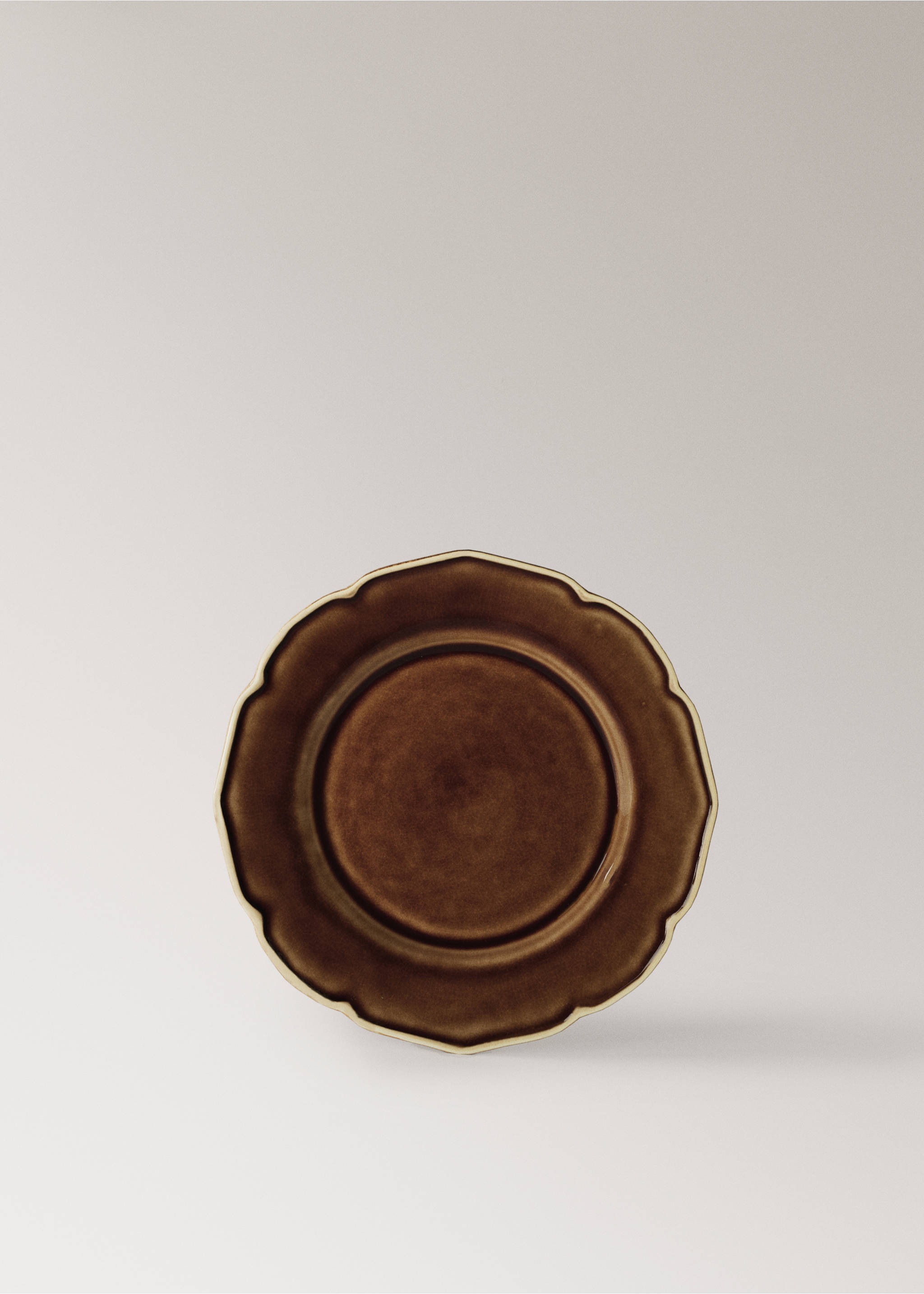 Dessertteller aus Steingut mit Wellen - Artikel ohne Model, Mittelbraun. Ref: 37013311-00.