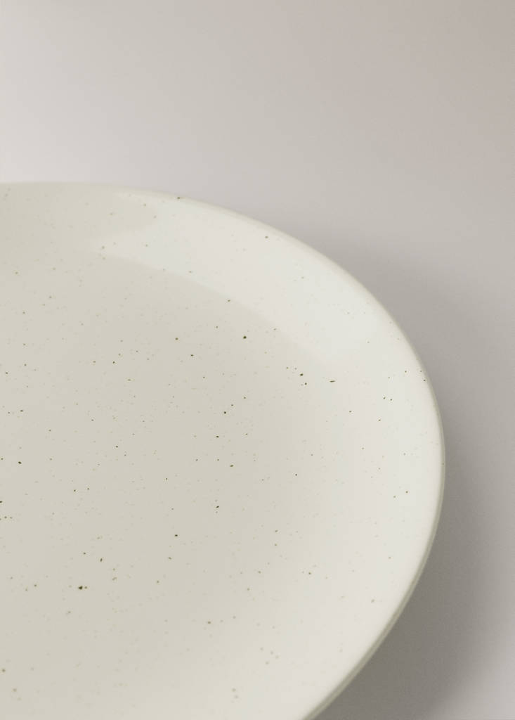 Stoneware dessert plate with spots — Off White