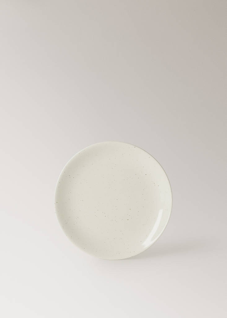 Stoneware dessert plate with spots — Off White