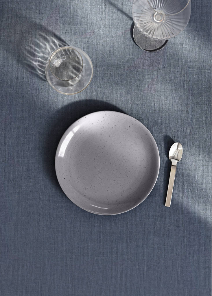 Stoneware dessert plate with spots — Blue