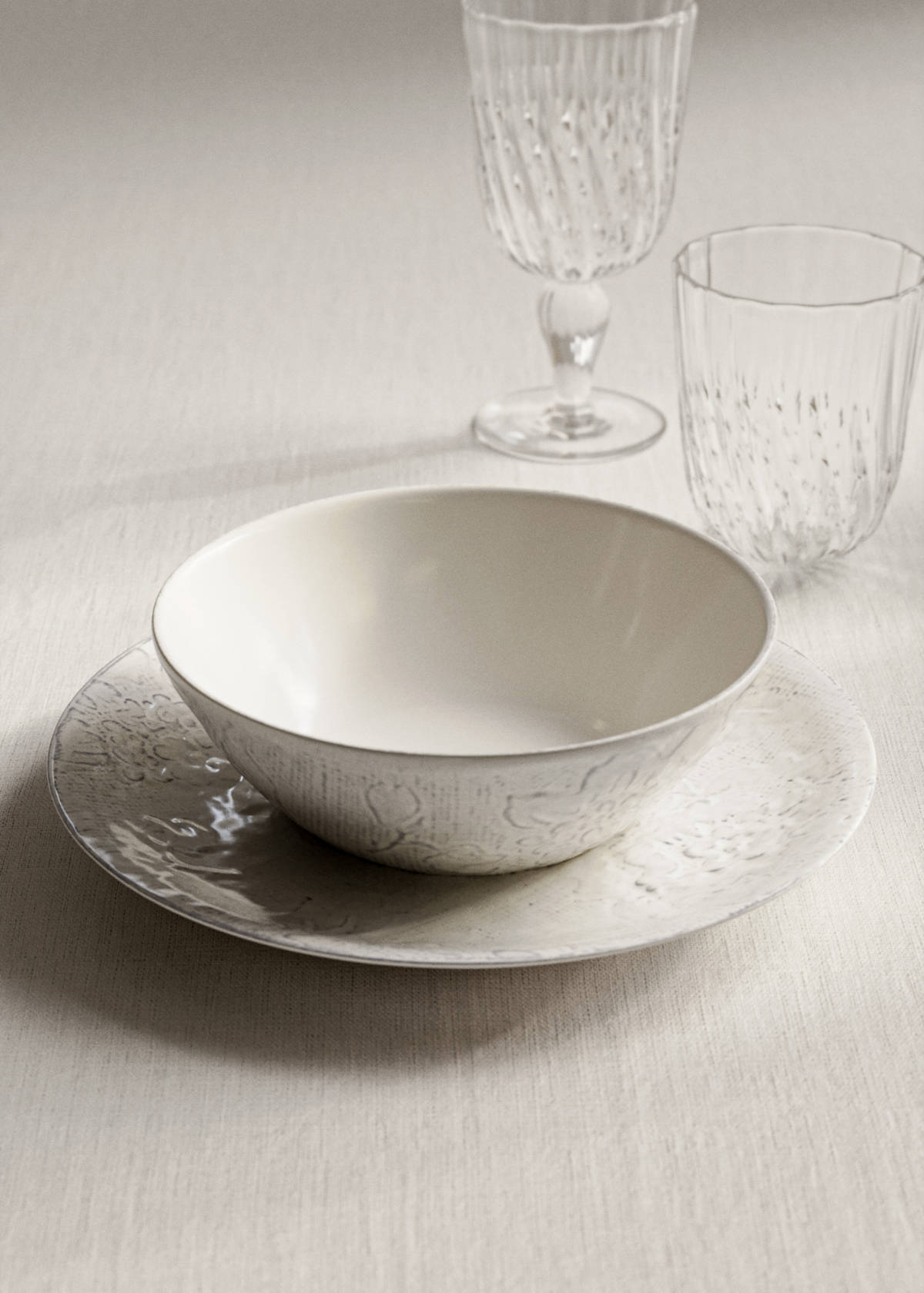 Textured gres bowl — Off White