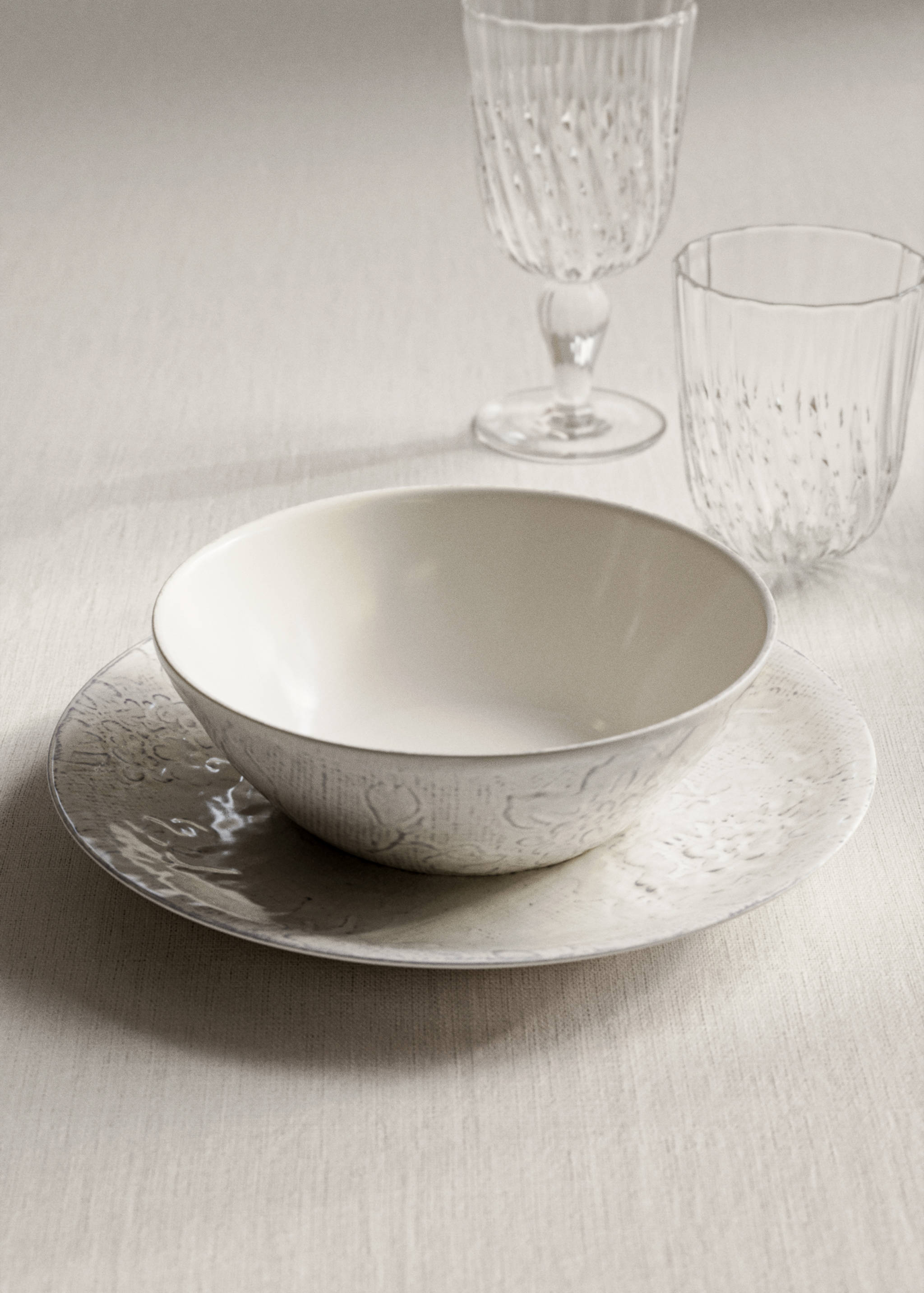 Textured gres bowl - General plane