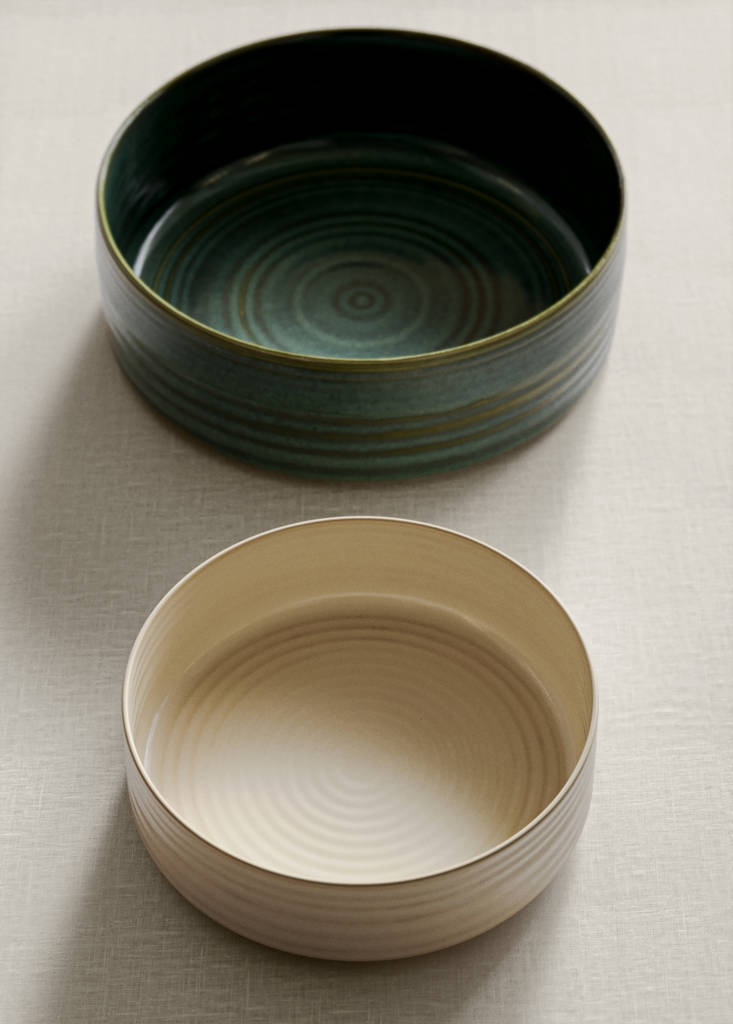 Medium reactive stoneware bowl — Coffee