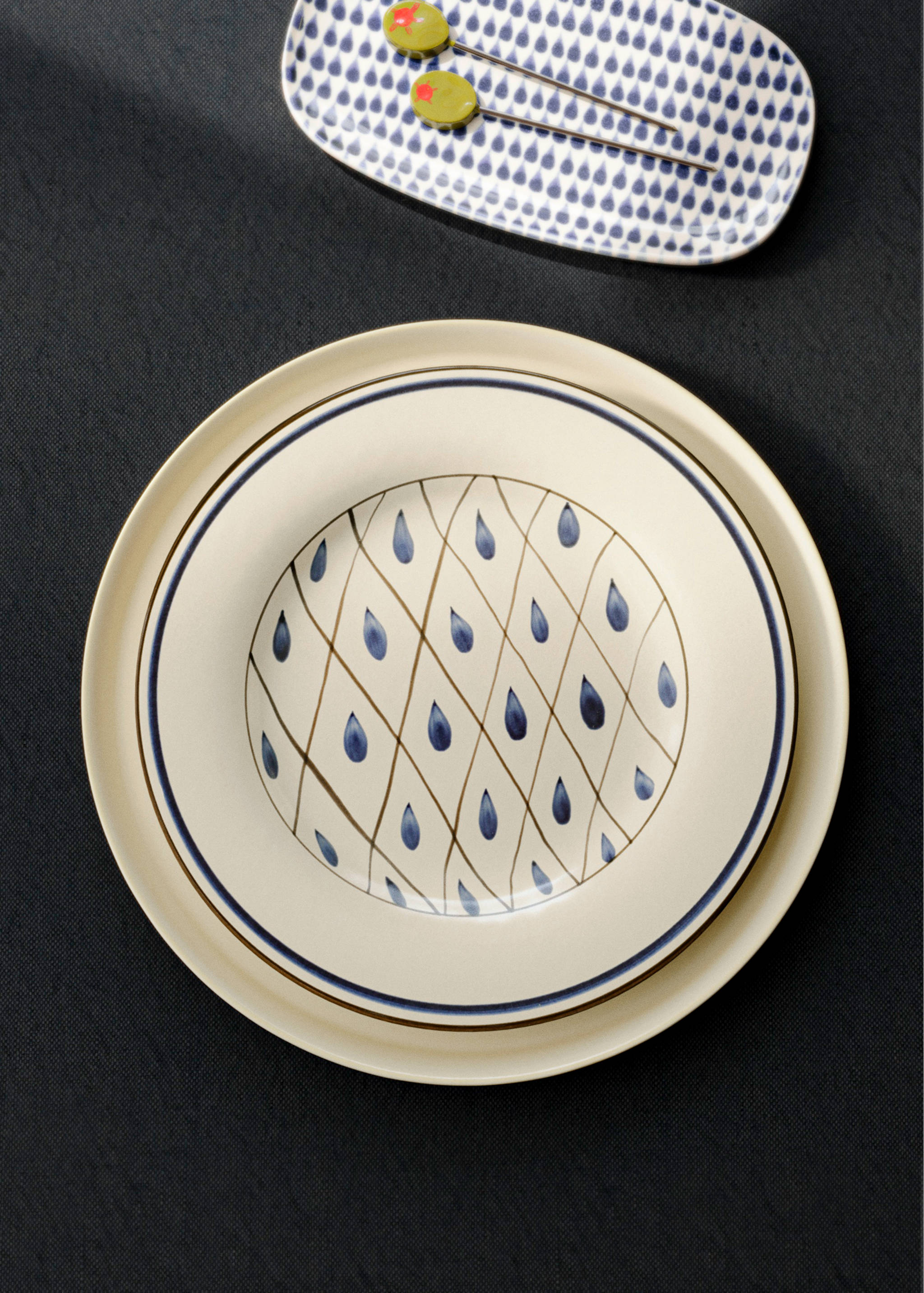Assiette plate en gouttes décoratives - Plan général