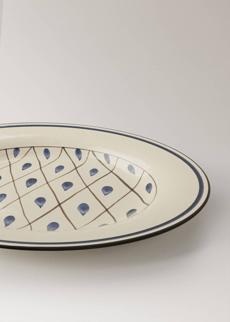 Stoneware dessert plate with hand-painted design — Vibrant blue