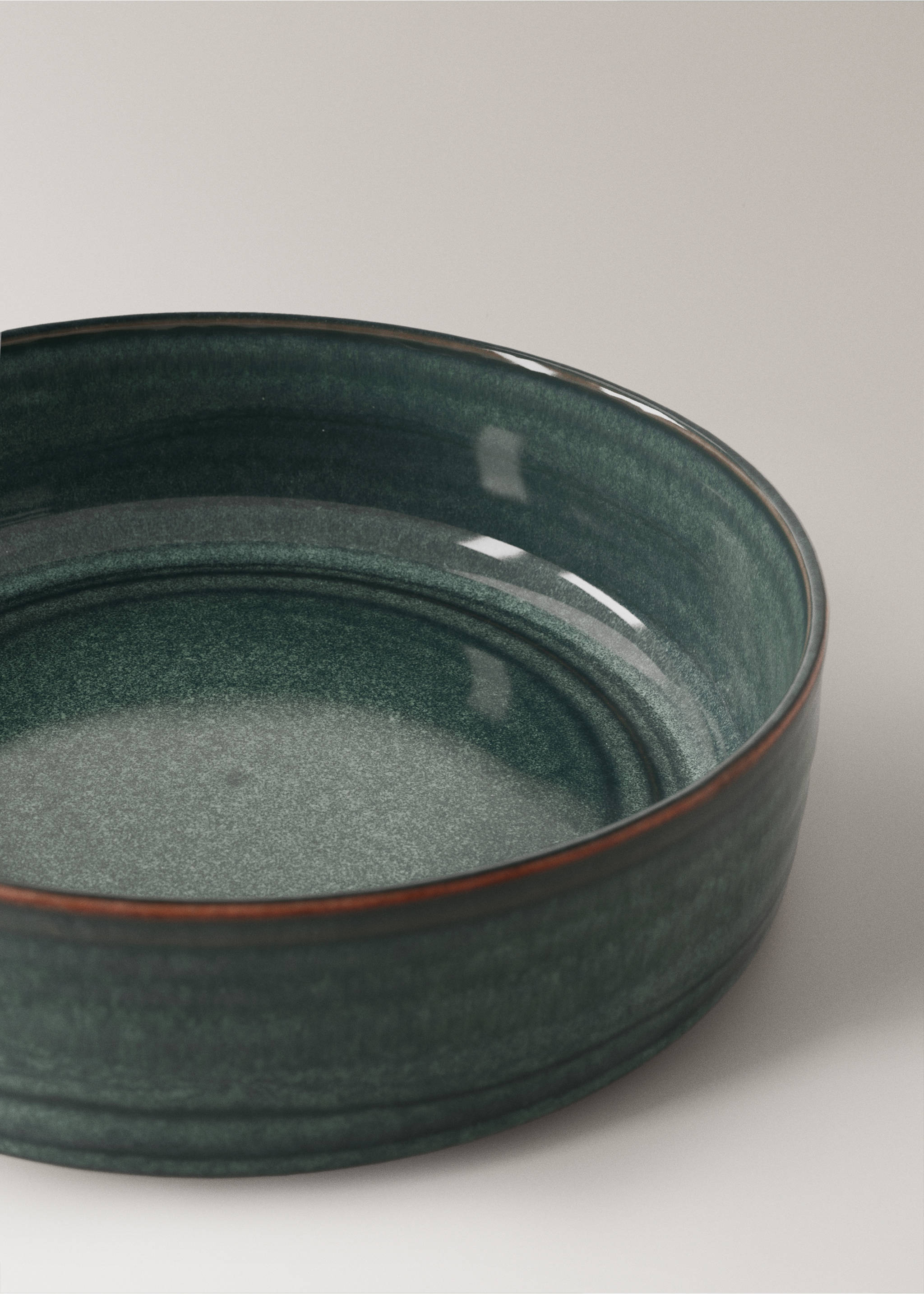 Schale aus Steingut mit gleichmäßiger Außenseite - Detail des Artikels 1, Preußisch Blau. Ref: 37013317-00.