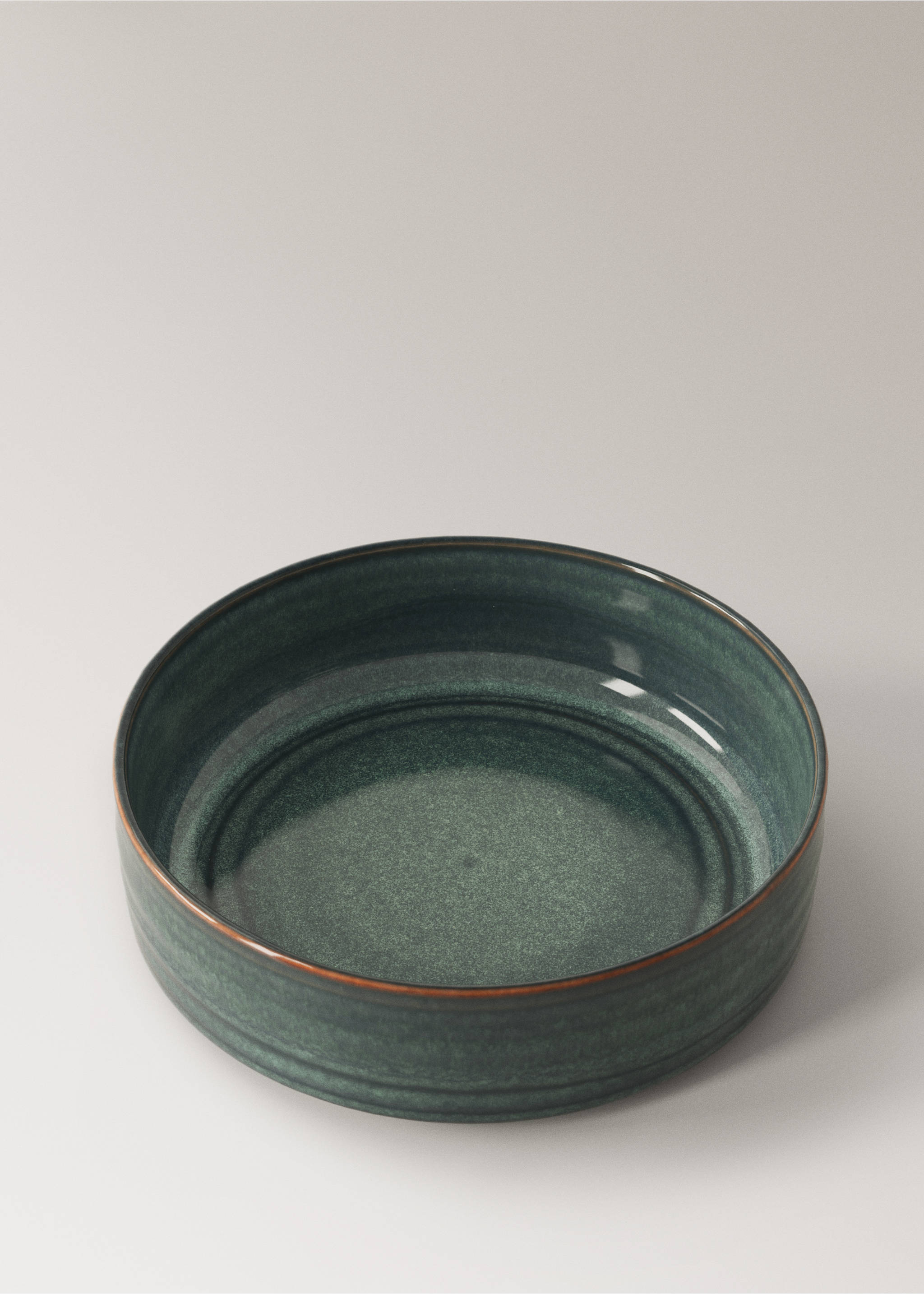 Schale aus Steingut mit gleichmäßiger Außenseite - Detail des Artikels 2, Preußisch Blau. Ref: 37013317-00.