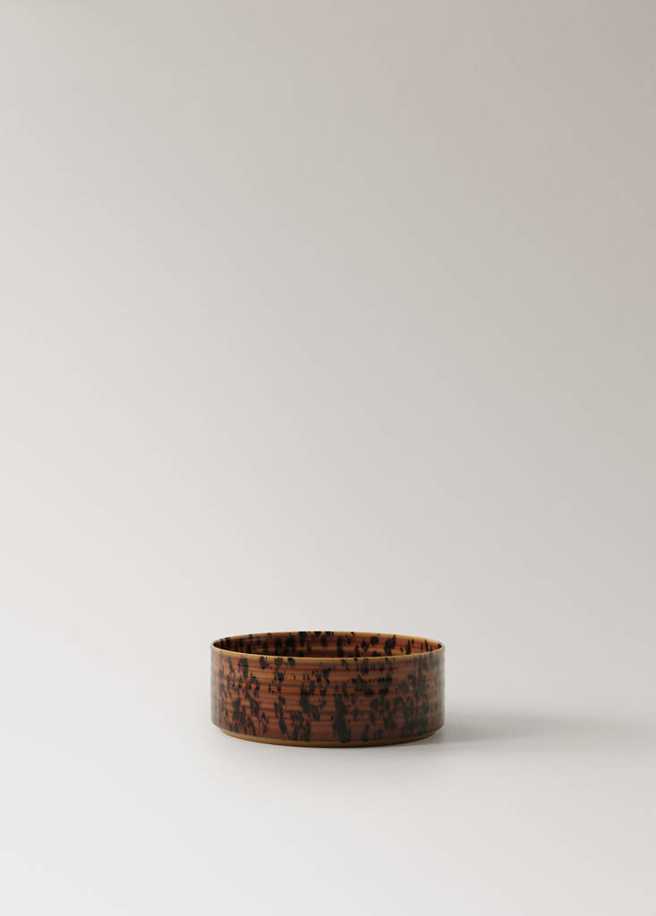Medium reactive stoneware bowl — Brown