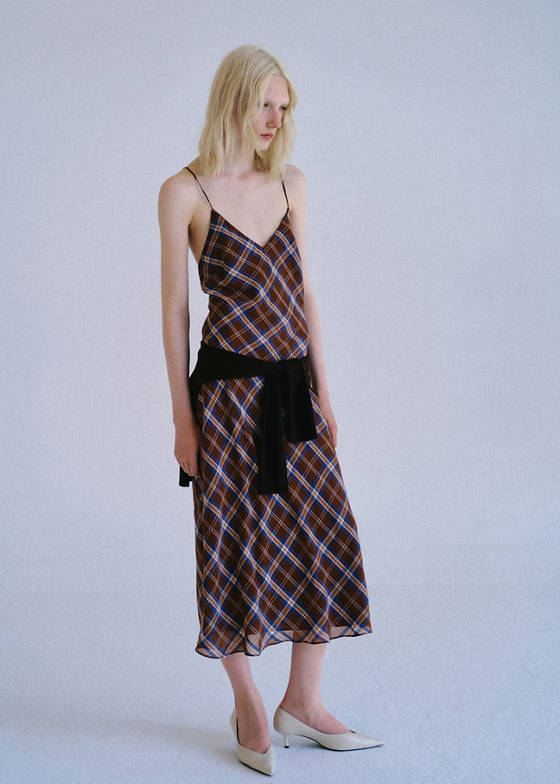 Plaid dress with crossed back