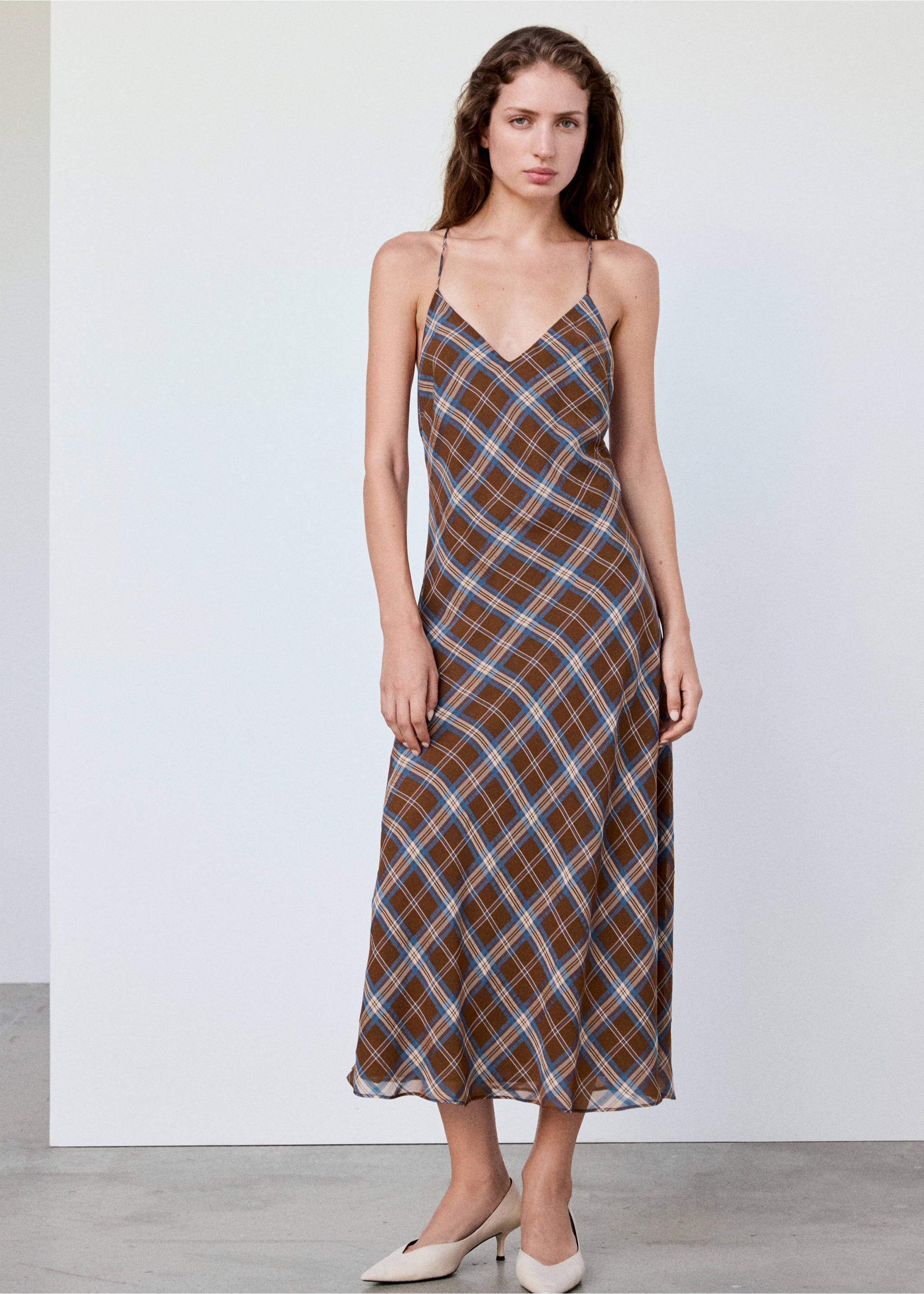 Cross-back checkered dress - General plane, Brown. Ref: 37013865-02.