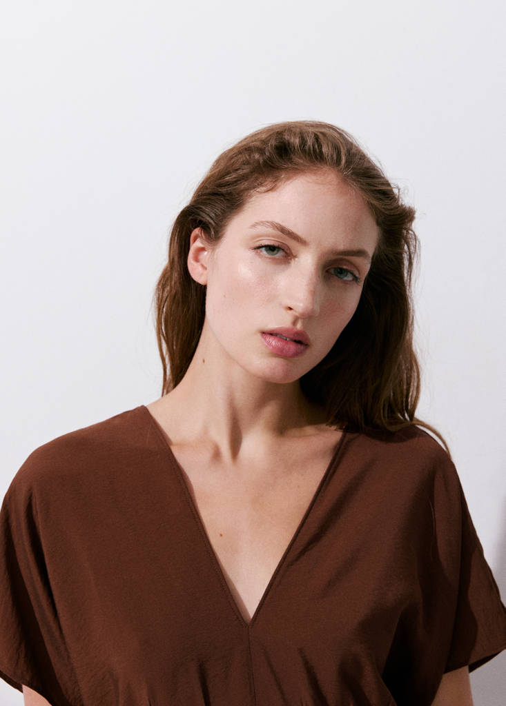 Ruched V-neck dress — Chocolate