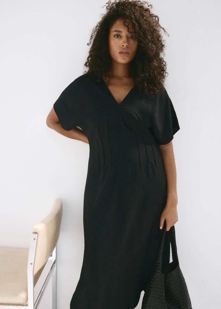 Ruched V-neck dress — Black