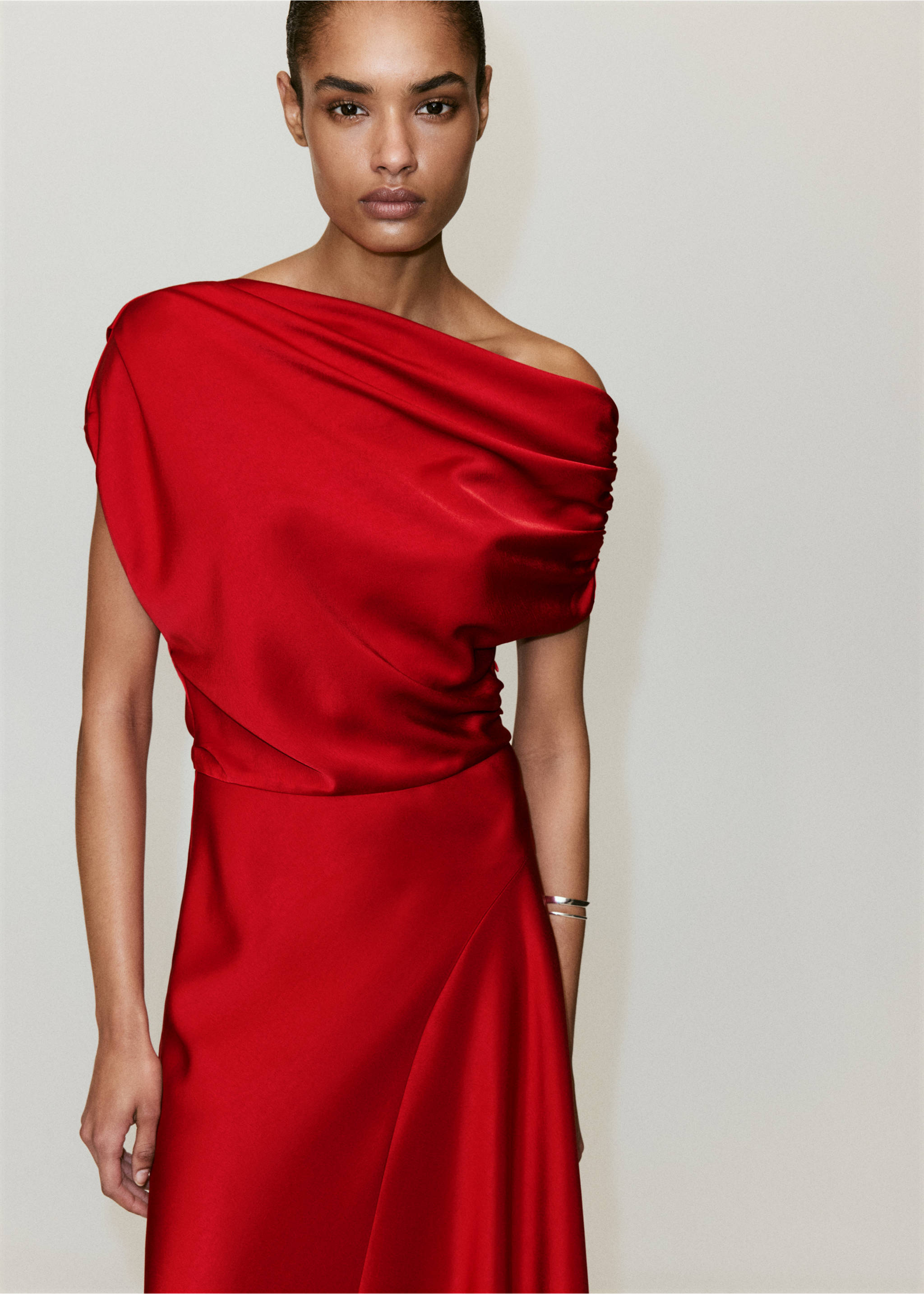 Asymmetrical satin dress - Medium plane, Red. Ref: 37013869-00.