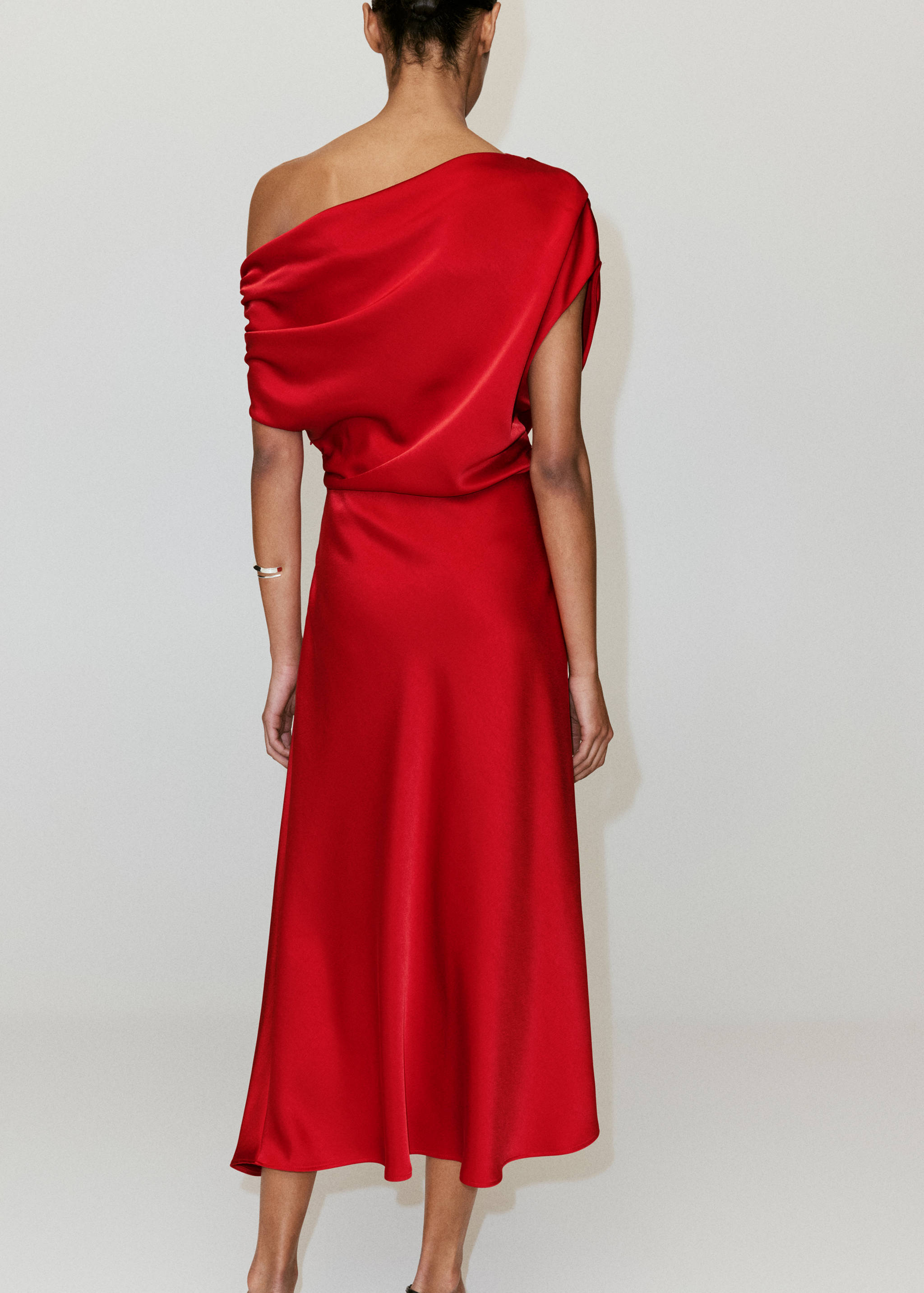 Asymmetrical satin dress - Reverse of the article