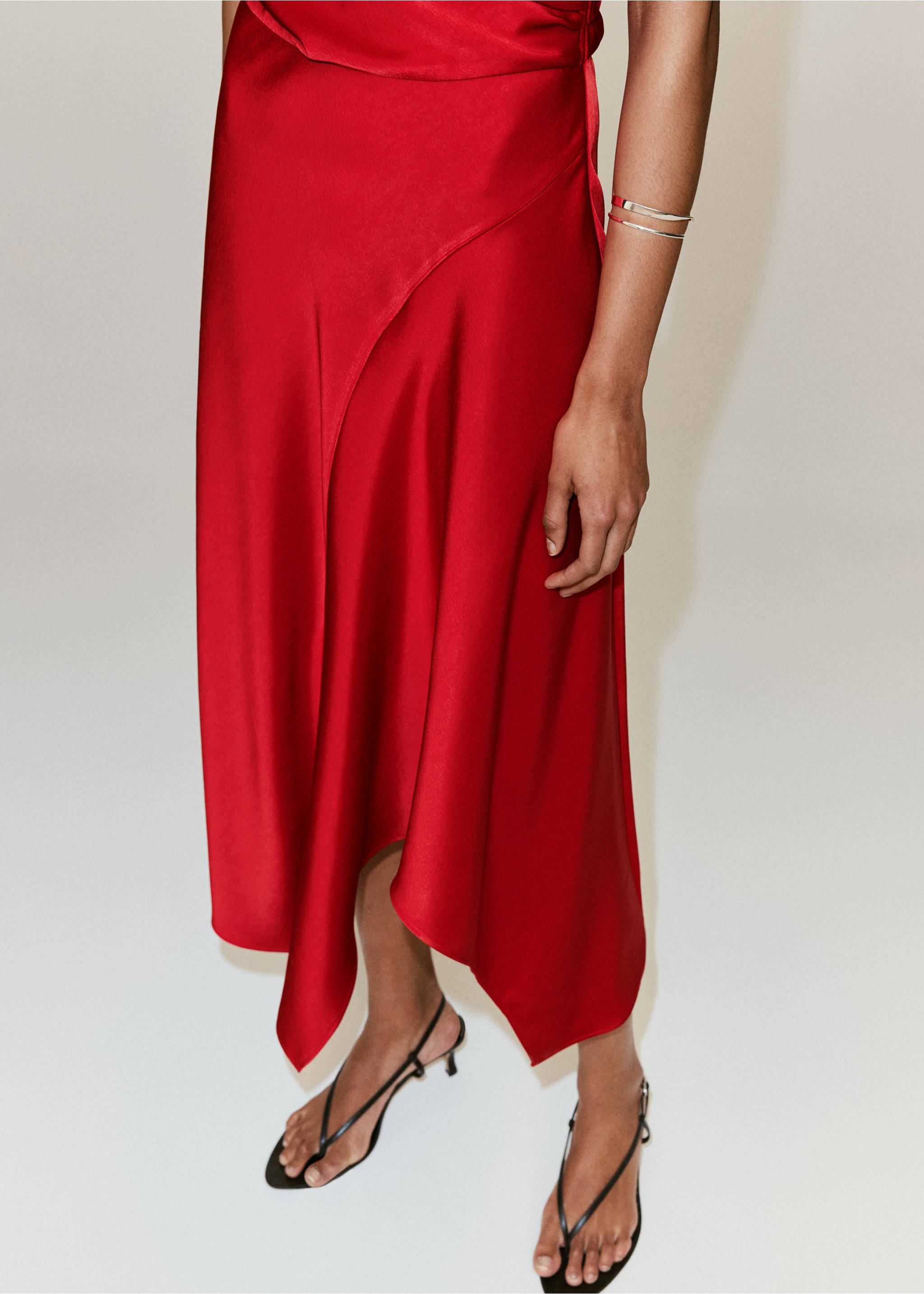 Asymmetrical satin dress - Details of the article 1, Red. Ref: 37013869-00.