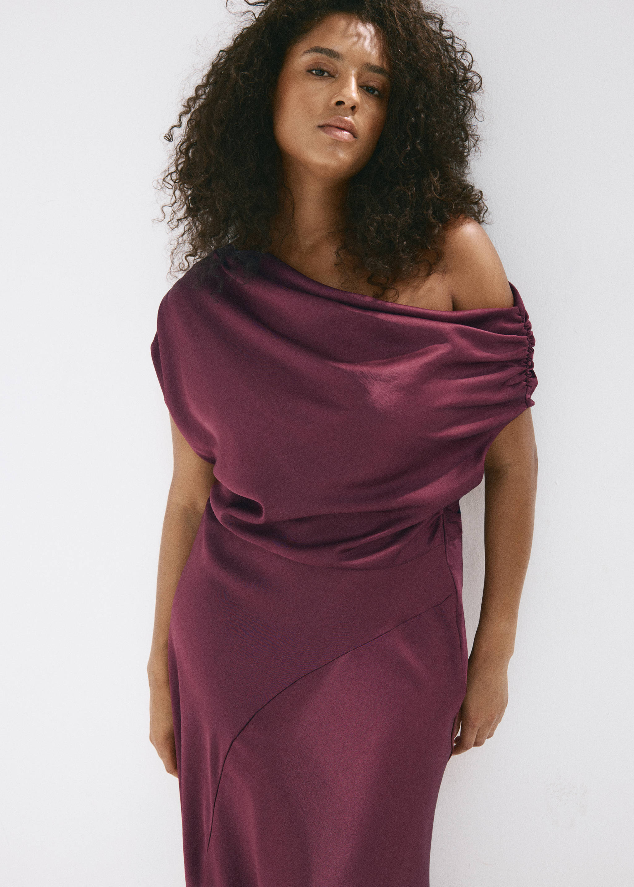 Asymmetrical satin dress - Details of the article 4