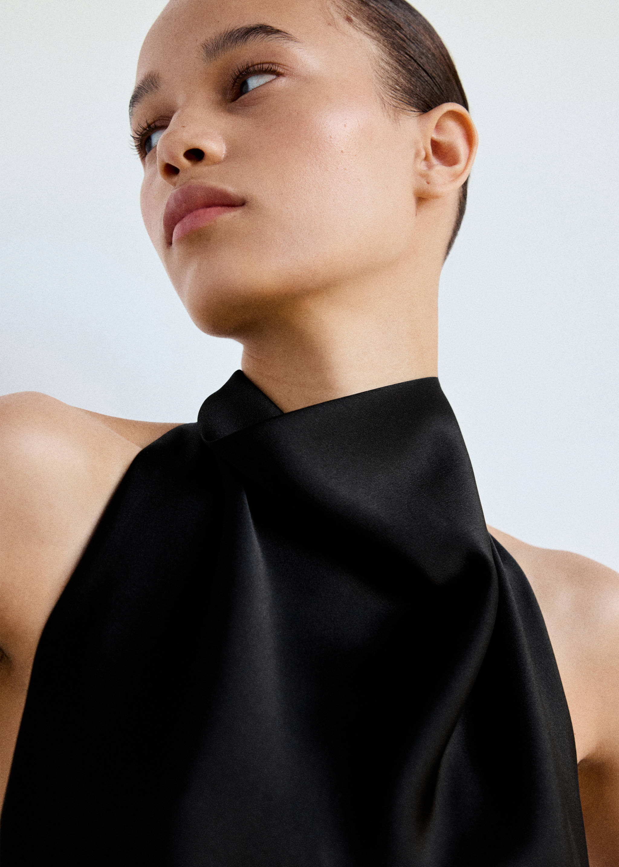 Robe satin col bénitier - Détail de l'article 1