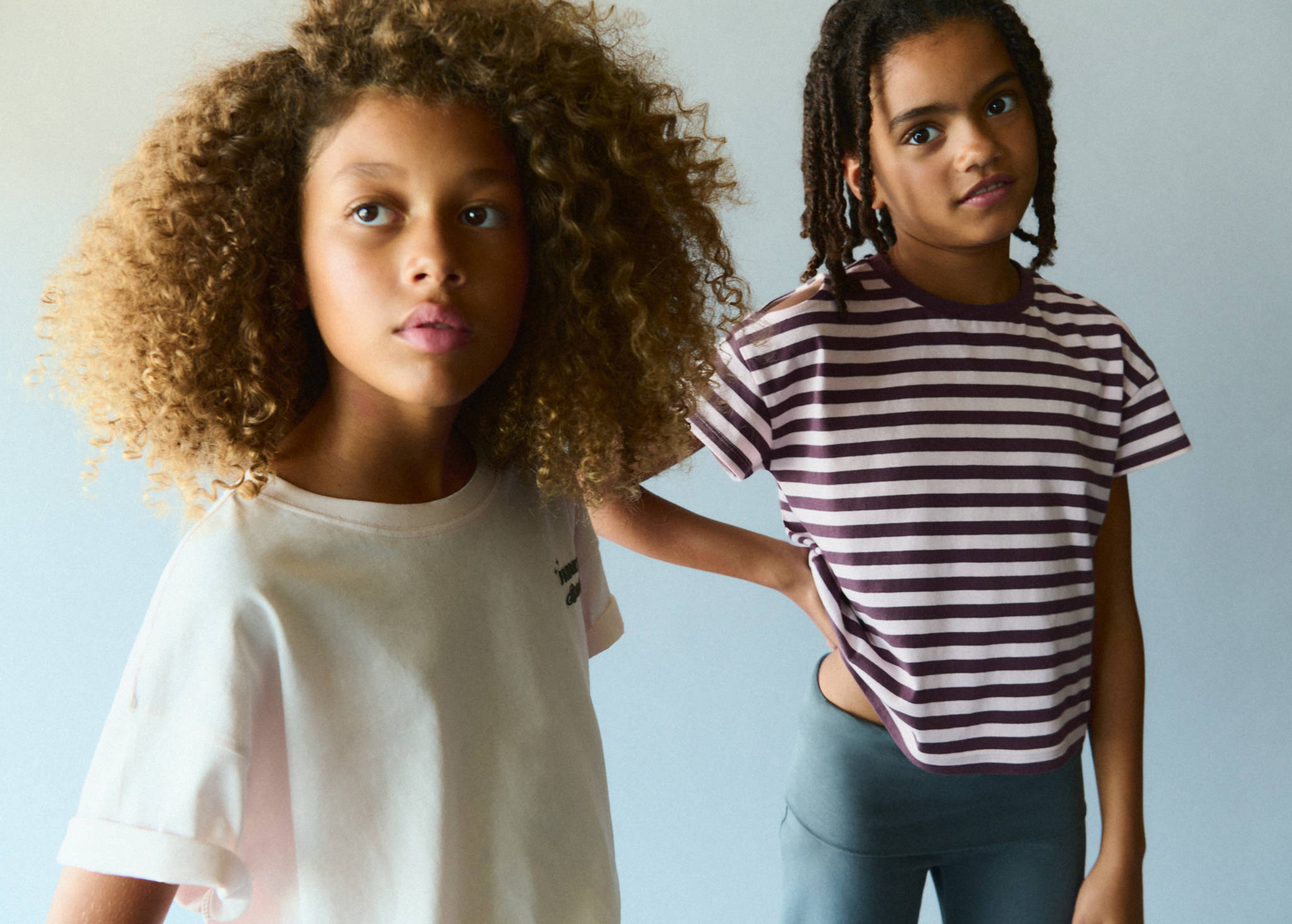 Striped T-shirt with cut-out detail - Panoramic plane