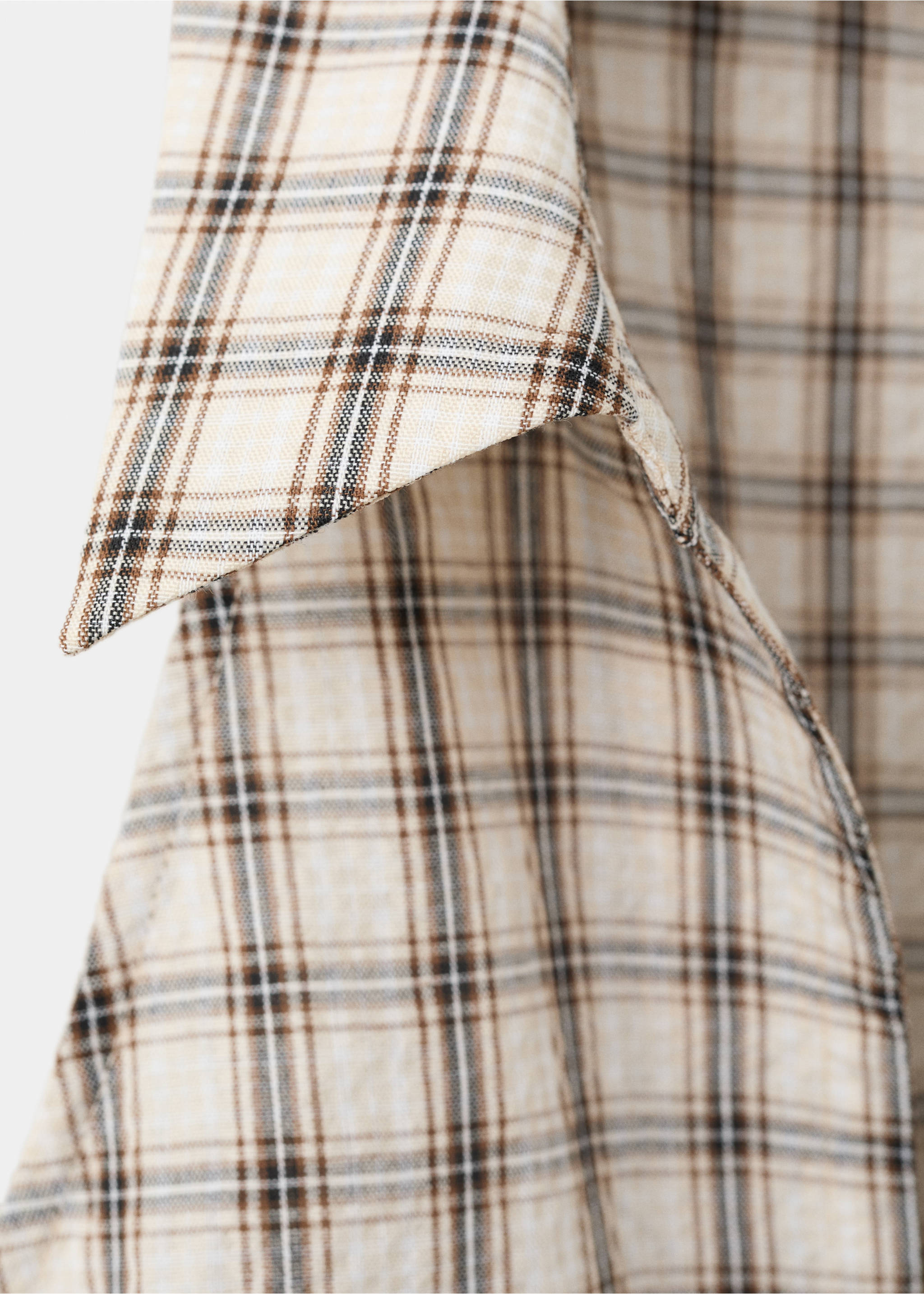 Camisa cuello pico fruncido - Detalle del artículo 8, Marrón. Ref: 37014076-00.