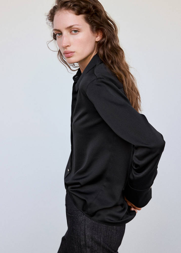 Regular-fit satin shirt — Black
