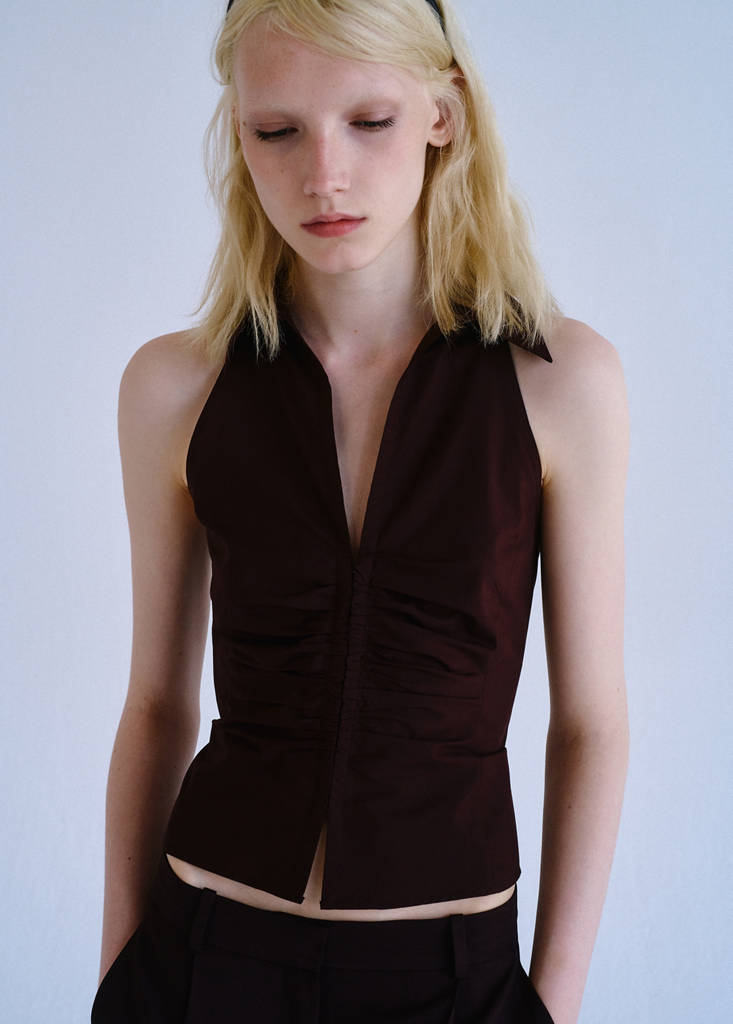 V-neck gathered blouse — Brown