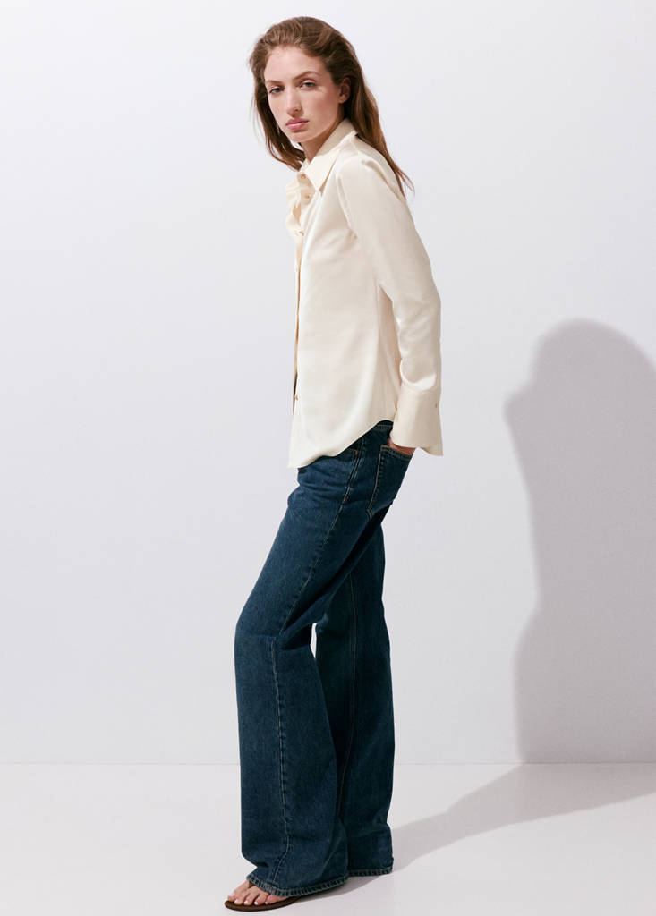 Satin finish flowy shirt — Ecru