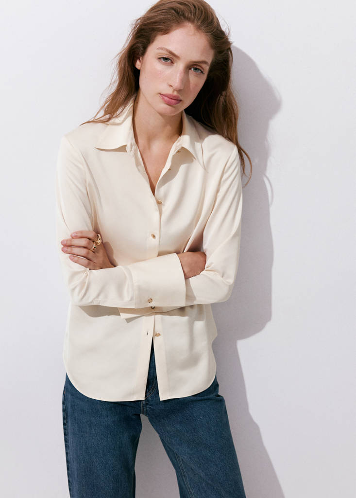 Satin finish flowy shirt — Ecru