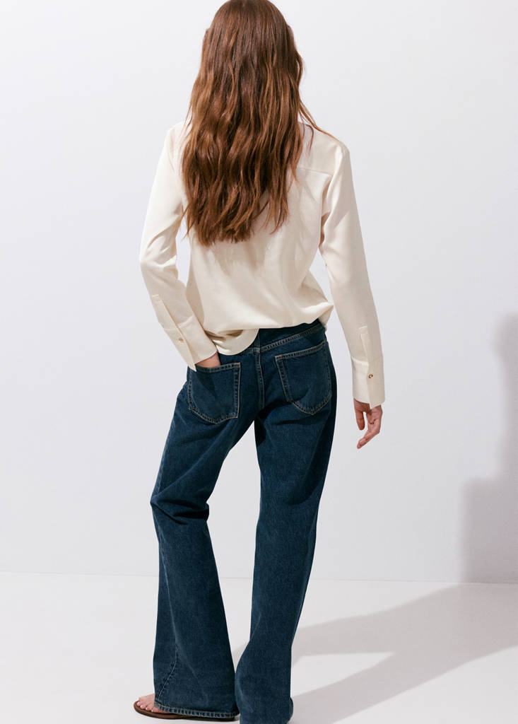Satin finish flowy shirt — Ecru