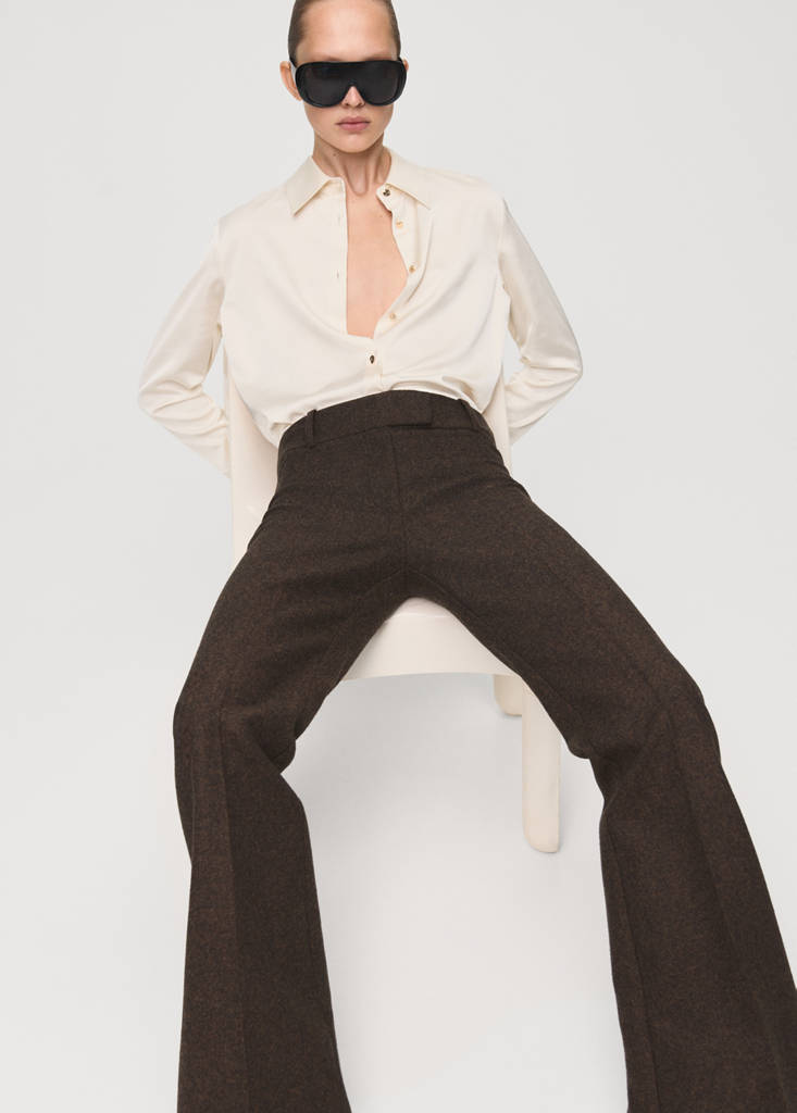 Satin finish flowy shirt — Ecru