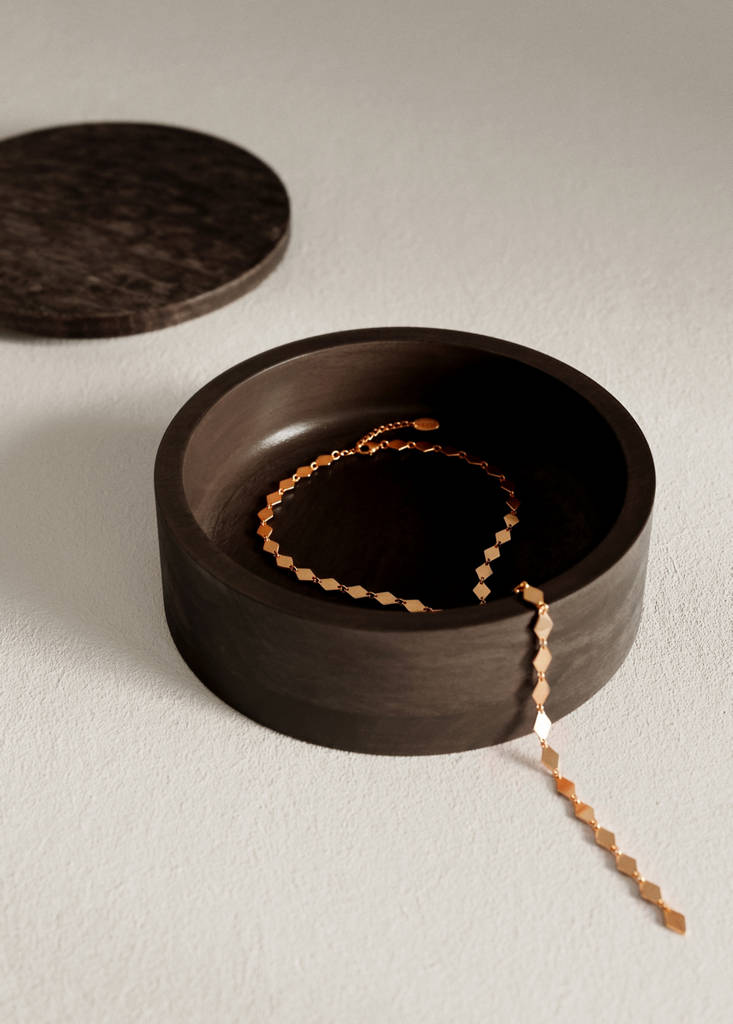 Small round carved wood box — Chocolate