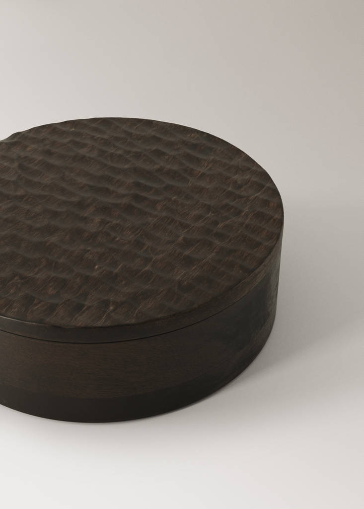 Small round carved wood box — Chocolate