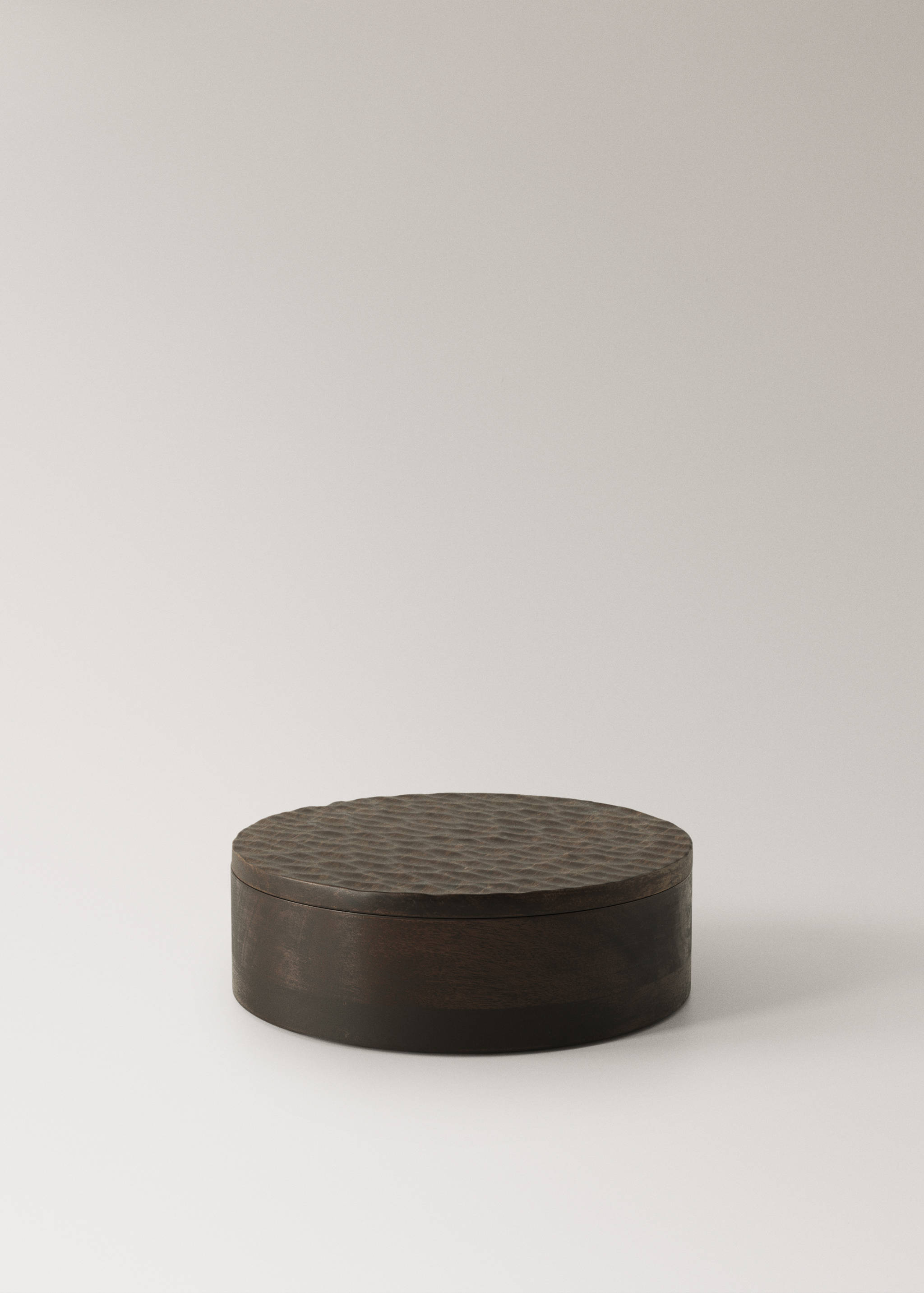 Small round carved wood box - Article without model