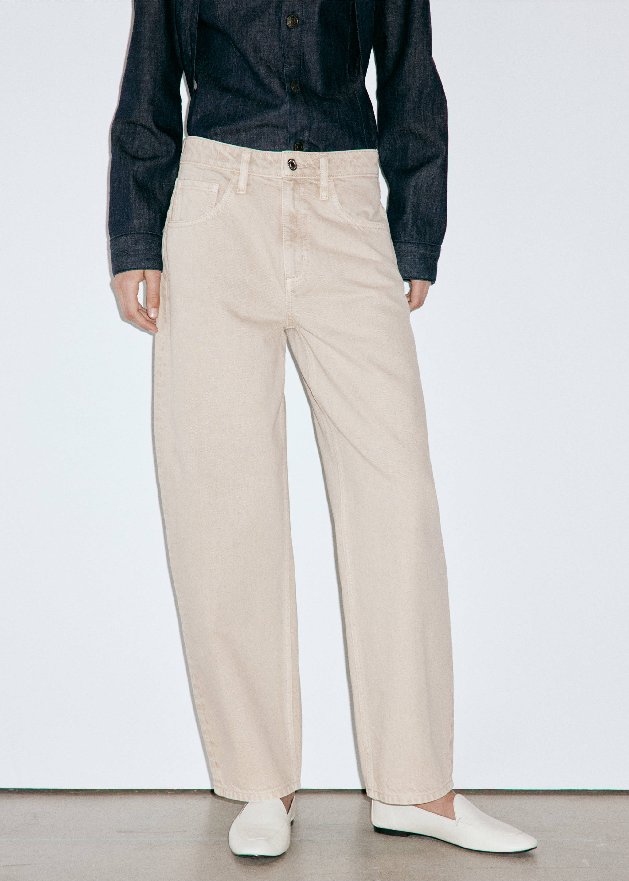High-rise balloon jeans - Medium plane, Sand. Ref: 37014096-00.