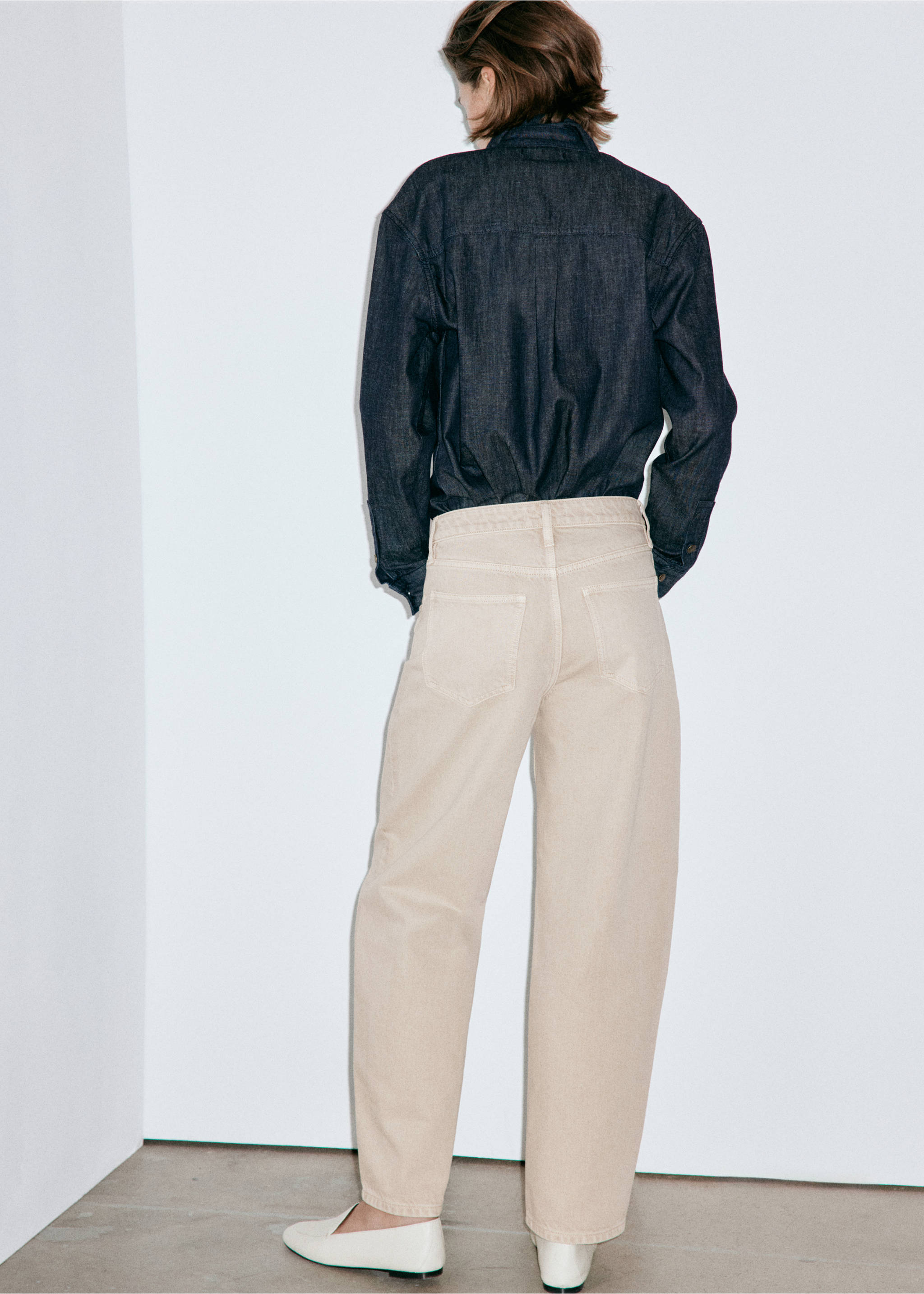 High-rise balloon jeans - Reverse of the article, Sand. Ref: 37014096-00.