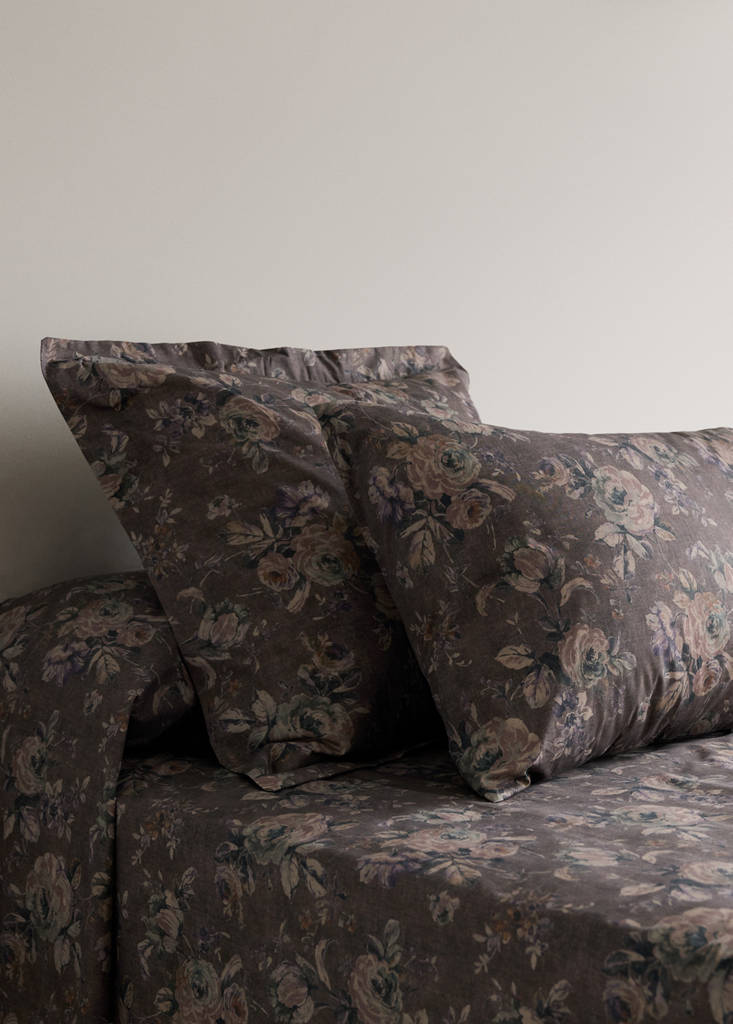 Floral print pillowcase 50x75 cm — Brown