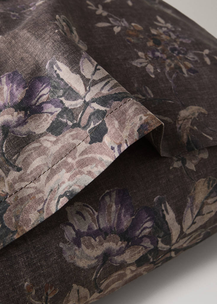 Floral print pillowcase 50x75 cm — Brown