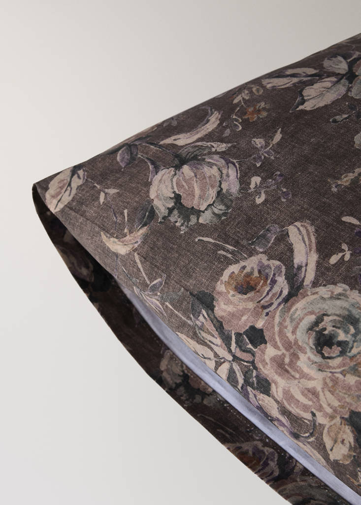 Floral print pillowcase 50x75 cm — Brown
