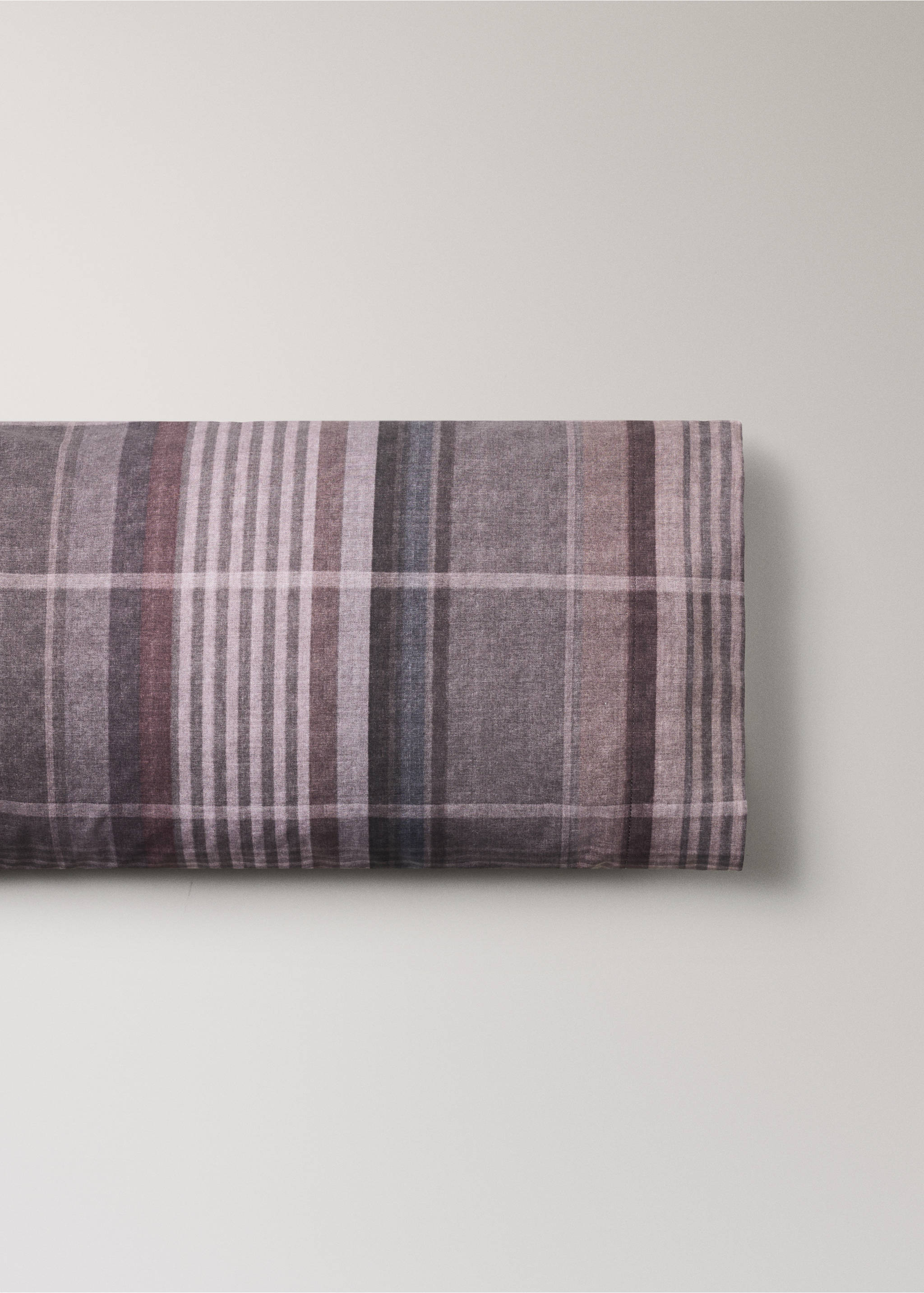 Örngott i flerfärgad rutigt percalebomull 45x110 cm - Artikel utan modell, Brun. Ref: 37014114-00.