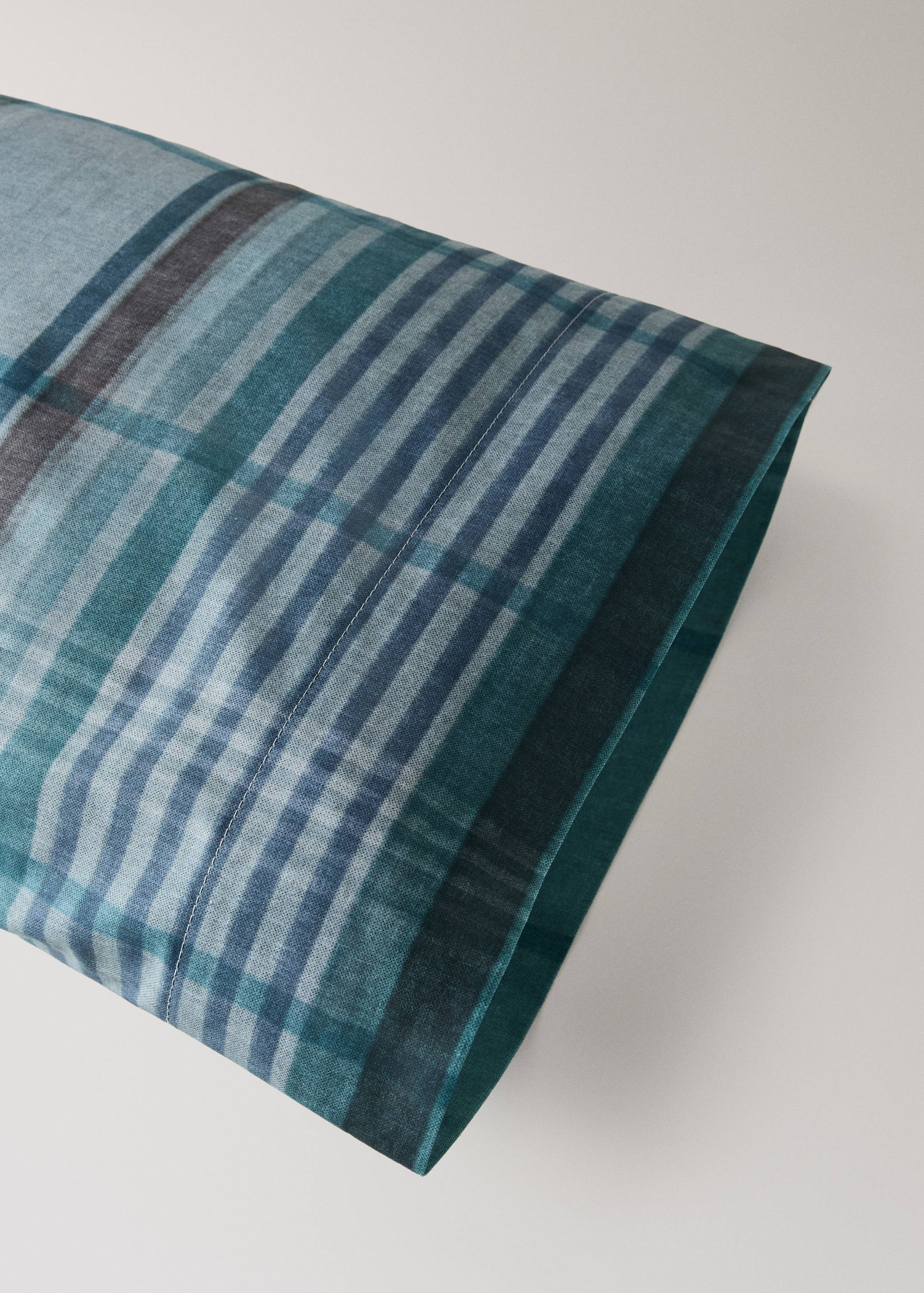 Multicoloured check percale cotton pillowcase 45x110 cm - Details of the article 2