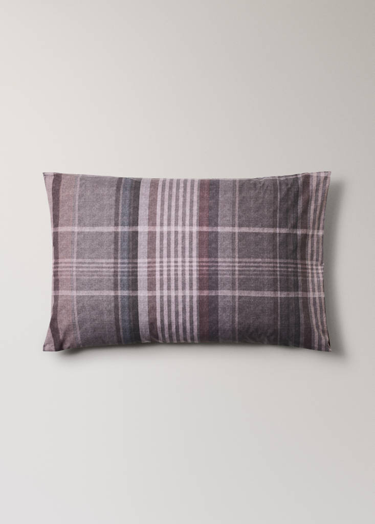 Two multicoloured check percale cotton pillowcases 50x75 cm — Brown